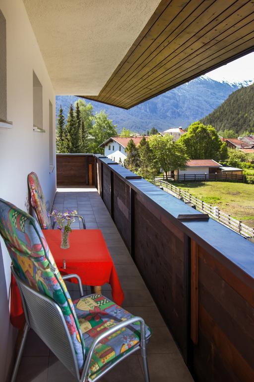Gastehaus Frischhut Hotell Nassereith Exteriör bild