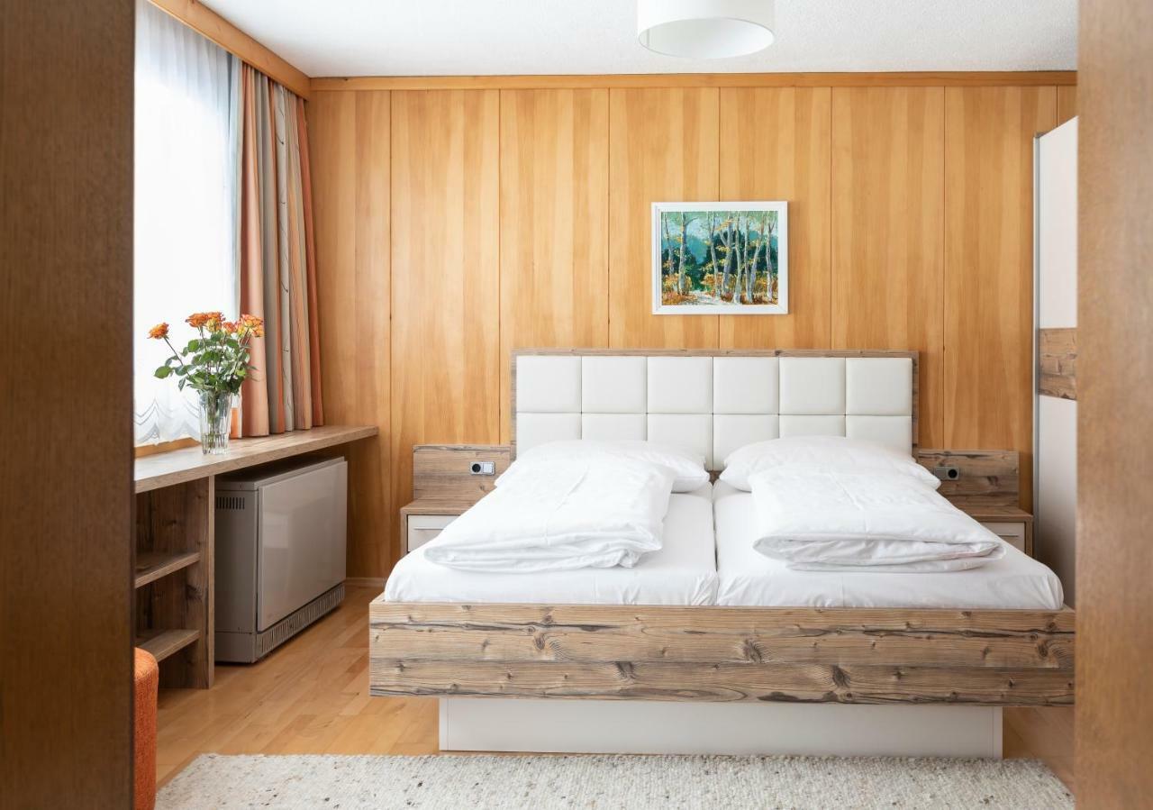 Gastehaus Frischhut Hotell Nassereith Exteriör bild